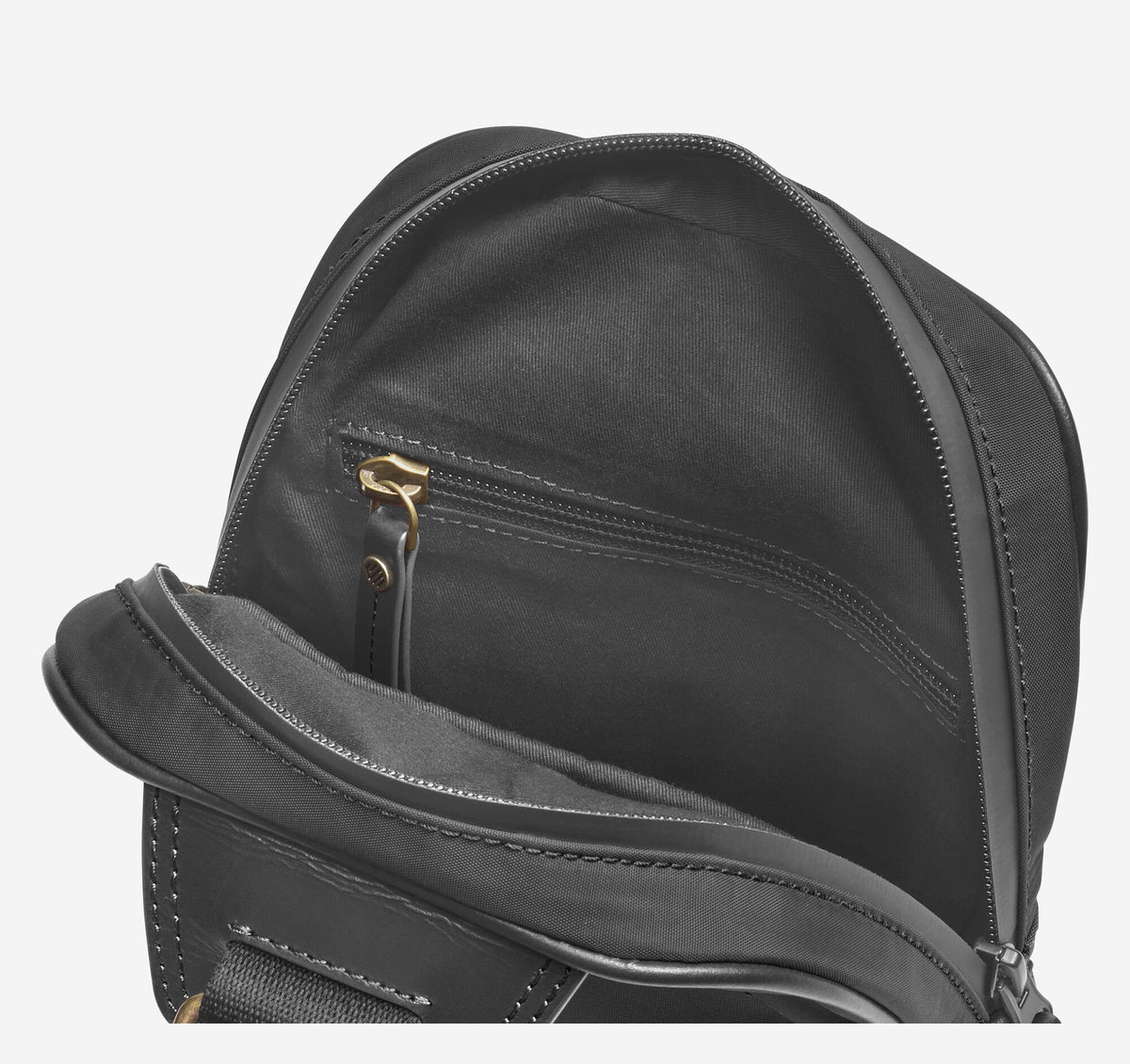 Men's Hudson Waterproof Sling Bag / Johnston Murphy