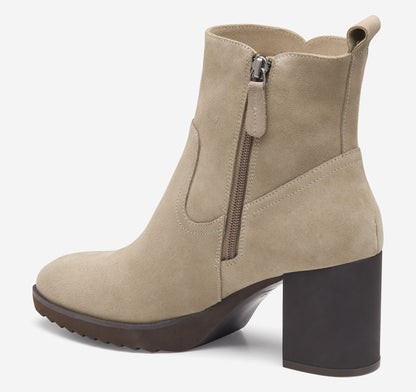 Women's Izzie Bootie / Johnston Murphy