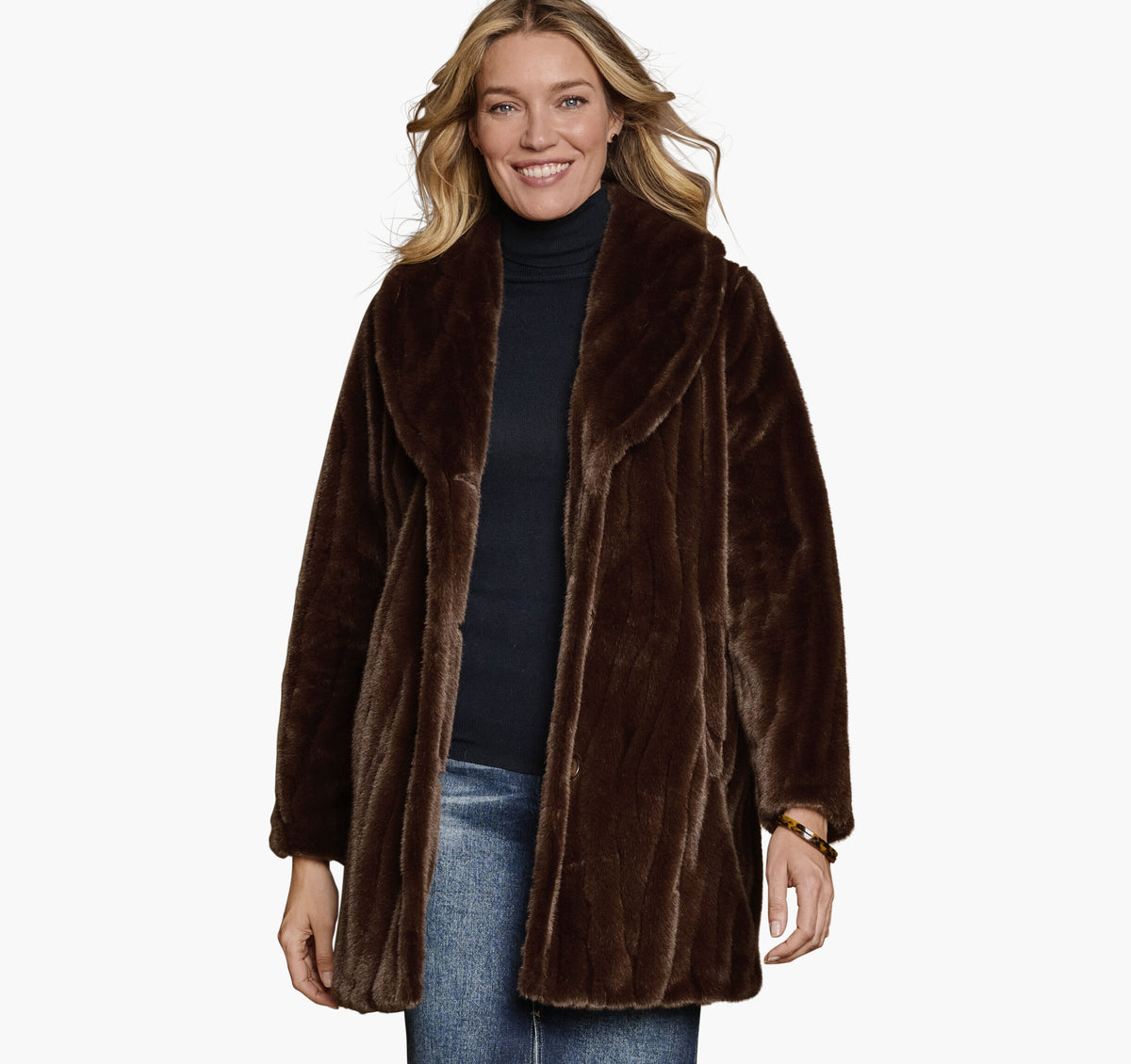 Women's Textured Faux-Fur Coat / Johnston Murphy